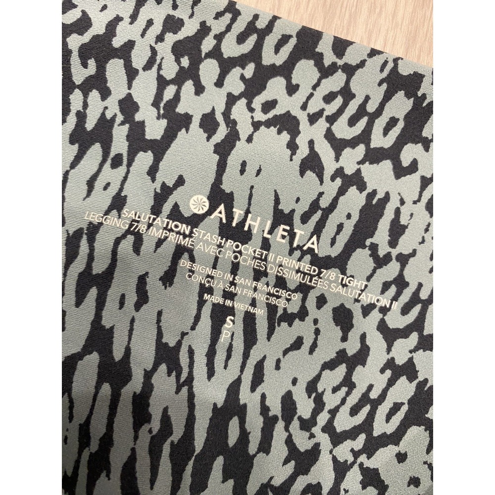 Athleta Salutation Stash Pocket II Printed 7/8 Tight Blue Animal Print Legging S